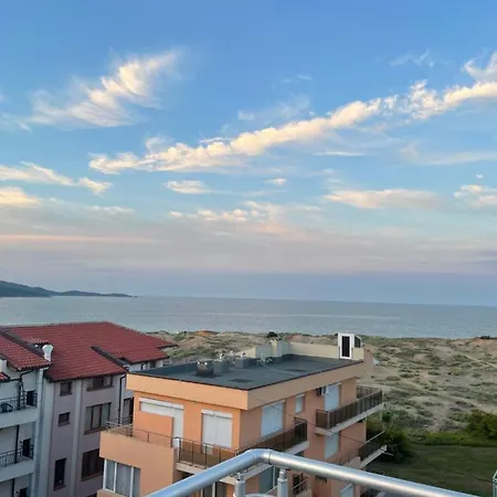 Eco Palace מלון 3*