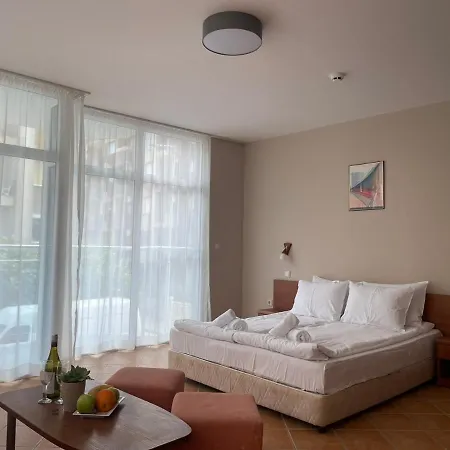 Eco Palace פרימורסקו