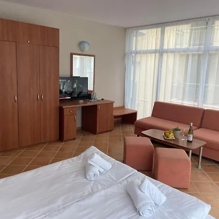 Хотел Eco Palace Приморско